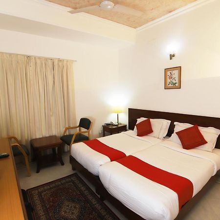 Hotel Palm Greens Нью-Делі Екстер'єр фото