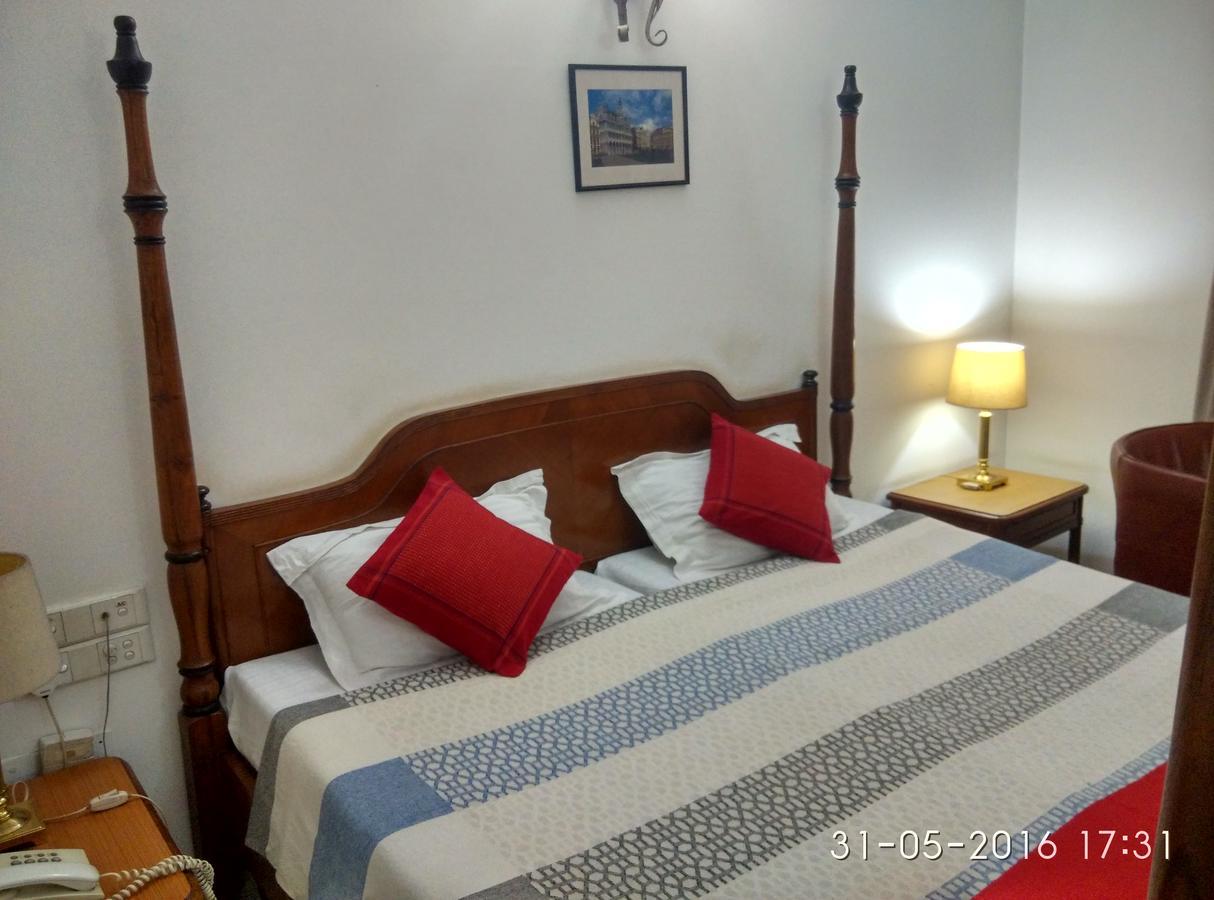 Hotel Palm Greens Нью-Делі Екстер'єр фото