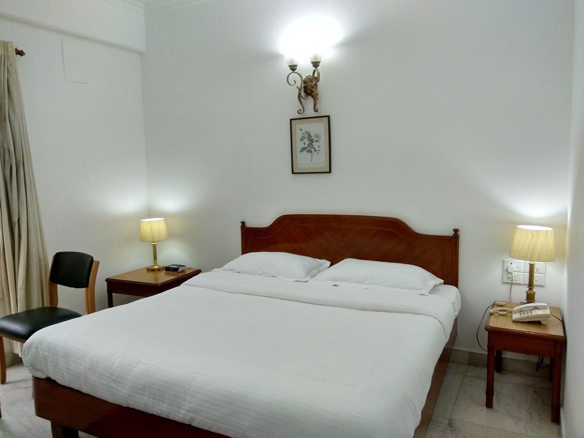 Hotel Palm Greens Нью-Делі Екстер'єр фото