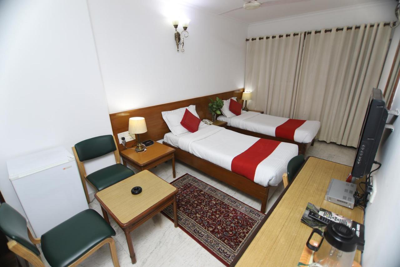Hotel Palm Greens Нью-Делі Екстер'єр фото